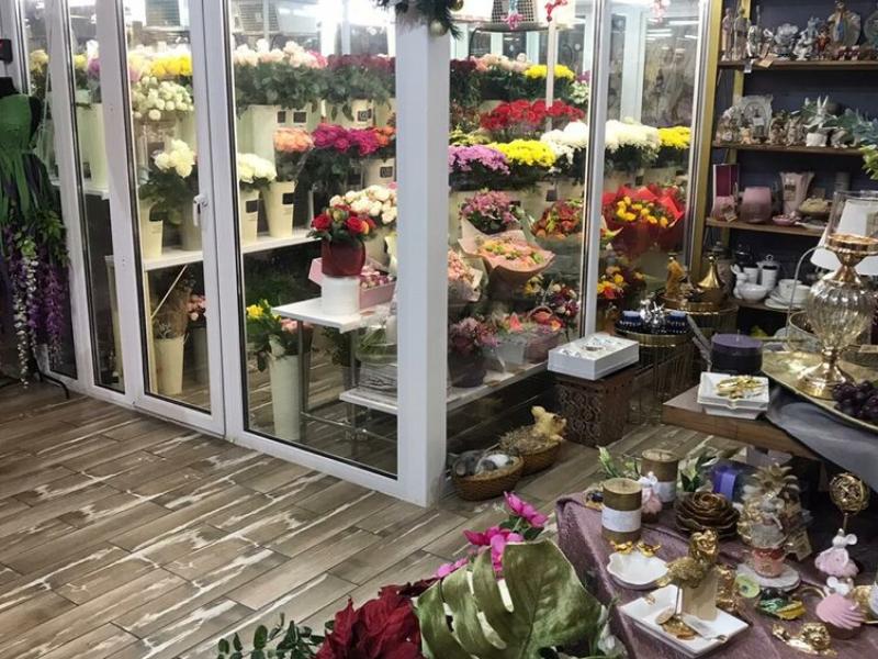 Магазин цветов и подарков 